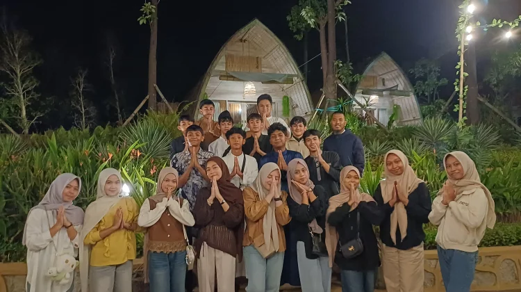 Tradisi Bukber Remaja di Pendopo Lawas