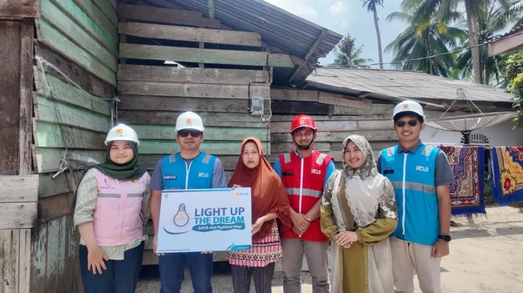 Light Up The Dream Nyalakan Rumah Nenek Zaleha