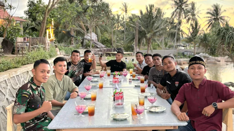 Peleton Kesehatan Kima Yonkomposit 1/Gp Buka Bersama di Pendopolawas