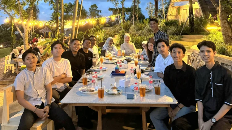 Keseruan Buka Bersama Alumni 2021 Sodasu di PendopoLawas
