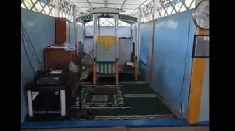 Masjid Azzuriat Jadi Pusat Ibadah