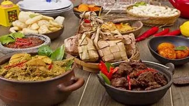 Berat Badan Tetap Aman saat Lebaran, Ini Caranya