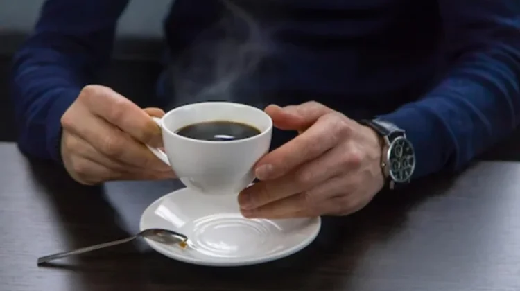 Pencinta Kopi, Inilah Aturan Minum Kopi saat Puasa