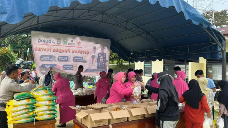Gerakan Pangan Murah Polsek Serasan Bantu Warga Ramadhan