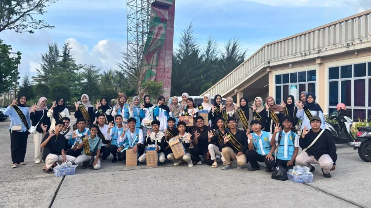 Forum GenRe dan Forum Anak Natuna Berbagi Takjil