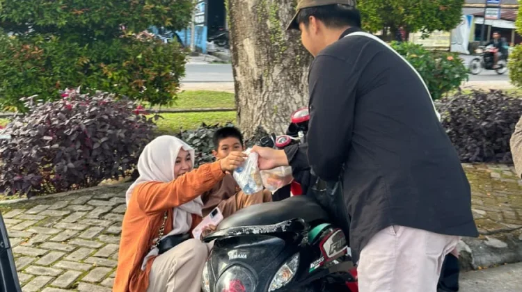 Forum Anak Berbagi Takjil Ramadhan