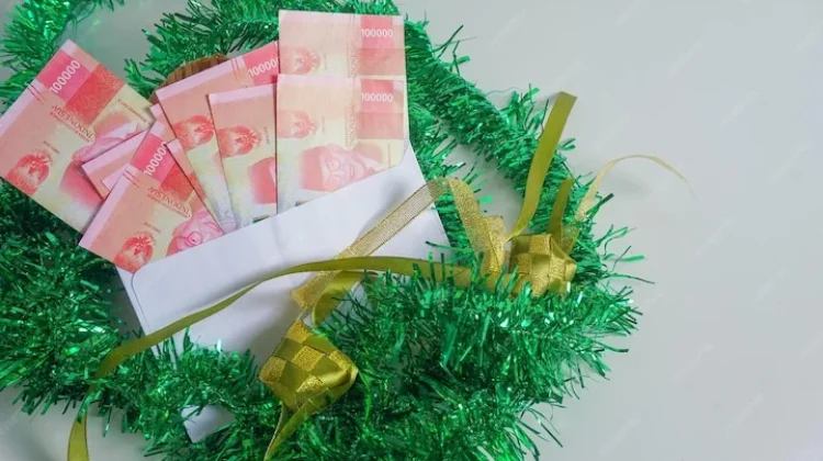 Makna dan Sejarah THR di Indonesia