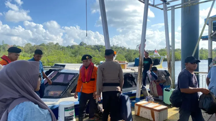 Personil Posyan Binjai Lakukan Pengamanan Arus Mudik dan Turun Naik Penumpang