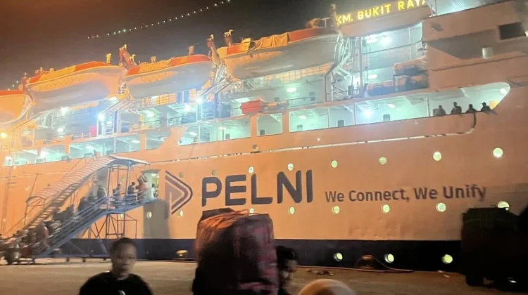 Kapal Pelni Rutin Layani Rute Dwikora Pontianak