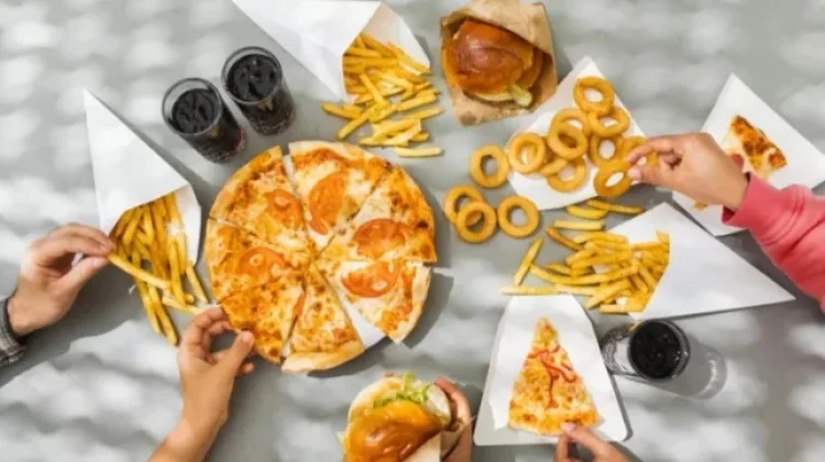 Makanan Penyebab Sembelit saat Berpuasa