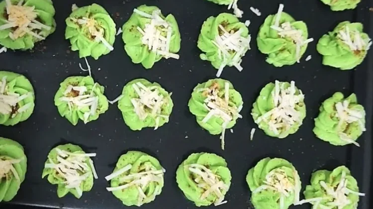 Kue Sagu Pandan, Sajian Klasik Wajib di Hari Lebaran