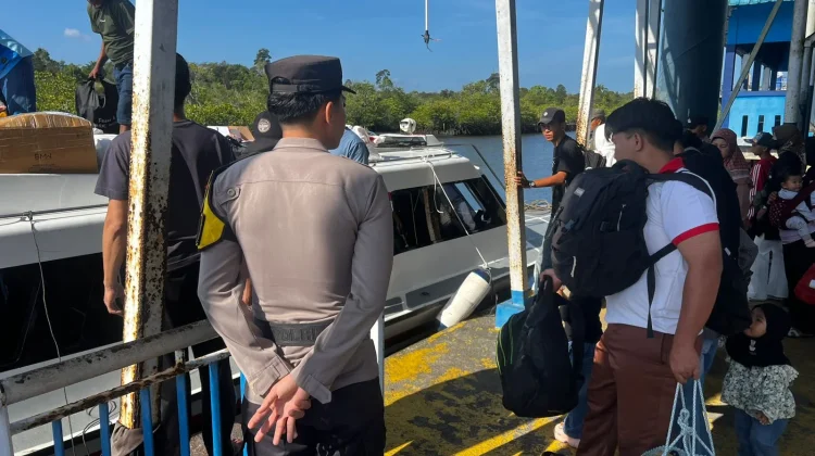 Polres Natuna Siagakan Personil di Pelabuhan Binjai