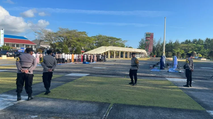 Polres Natuna Lakukan Pengamanan Sholat Idul Fitri di Pantai Piwang