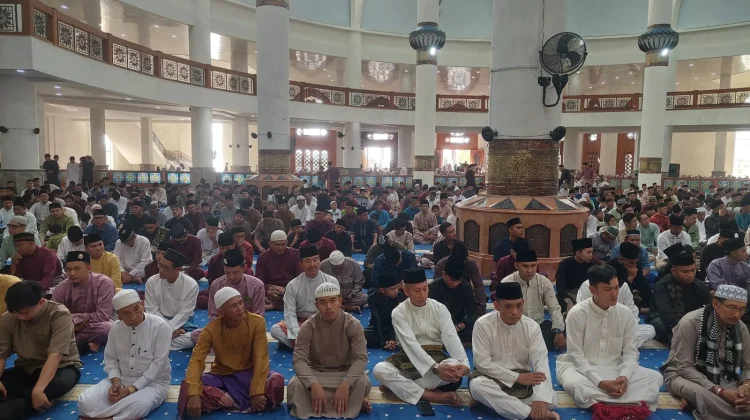Bupati dan Wabup Natuna jadikan momentum Hari Raya Idul Fitri Ajang Silaturahmi
