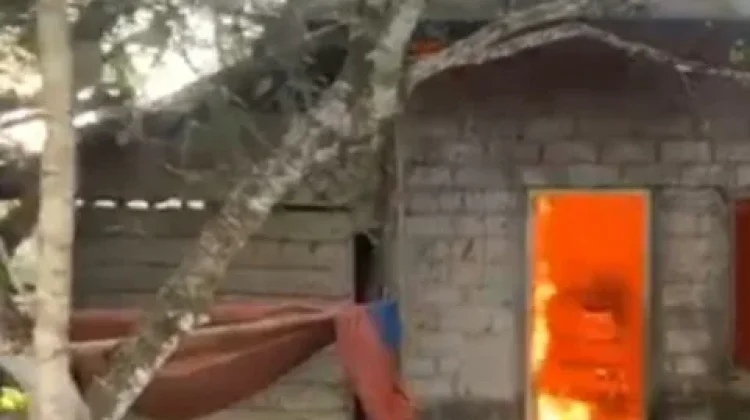 Dapur Rumah Terbakar Saat Lebaran