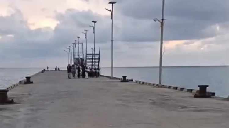 Sensasi Strike di Ujung Dermaga Pulau Midai