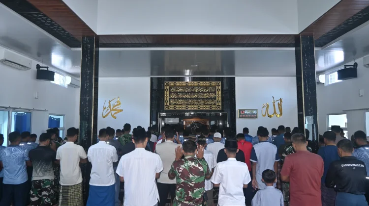 Prajurit Lanud Raden Sadjad Natuna Laksanakan Sholat Istisqa
