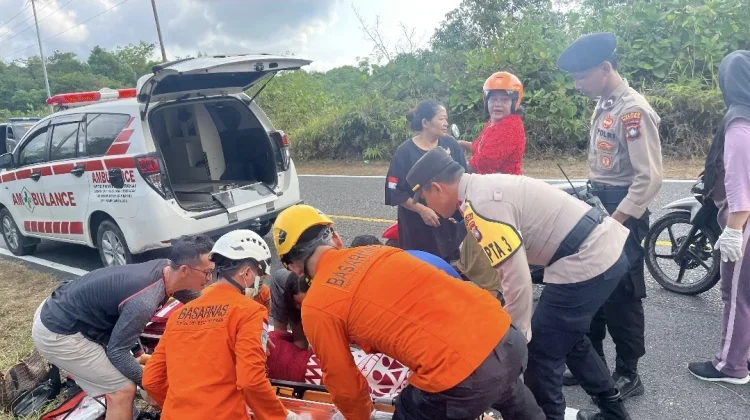 Respons Cepat Polres Natuna Tangani Laka Tunggal