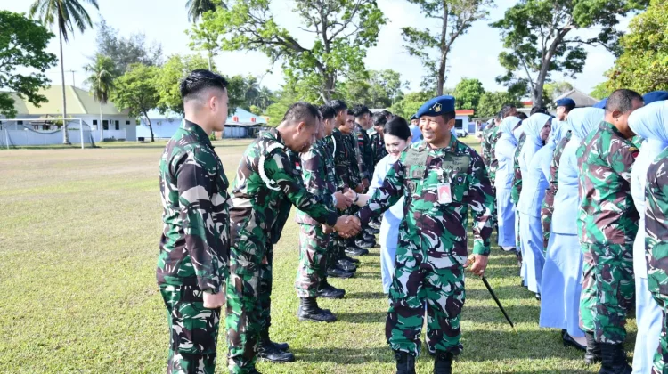 Danlanud RSA Natuna Pimpin Kenaikan Pangkat Adalah Amanah, 31 Personel