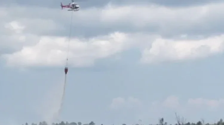 Heli BNPB Padamkan Karhutla Natuna