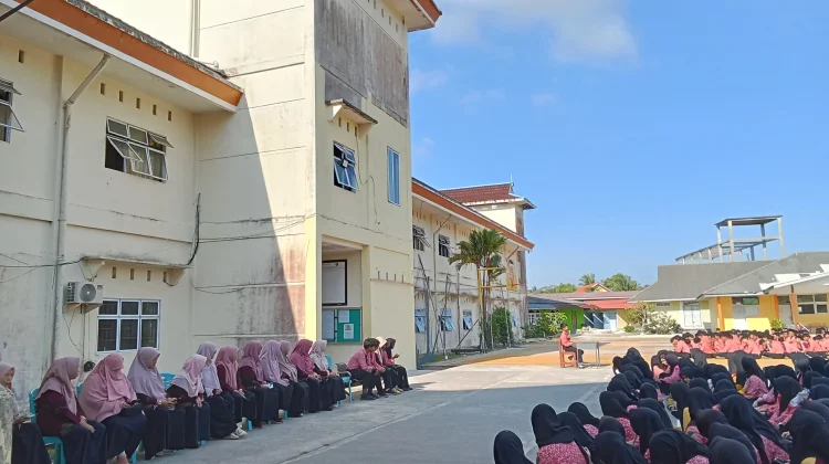 SMAN 1 Bungtim Rutinkan Kamis Literasi Ceria