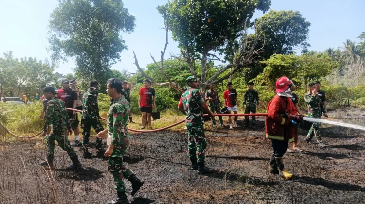 Prajurit Gardapati Sigap Tangani Karhutla Natuna Bersama