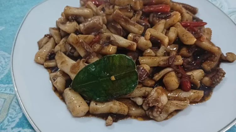 Sotong Lada Hitam Saus BBQ ala Yulia Perpaduan Unik yang Bikin Ketagihan