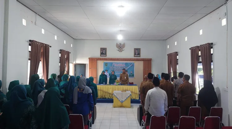 Ketua PKK Bunguran Timur Lantik Pengurus PKK  Kelurahan dan Desa