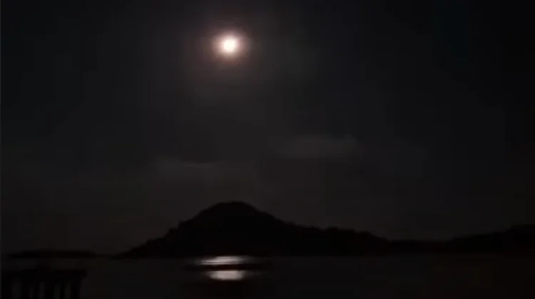 Cahaya Langit Gegerkan Warga Natuna