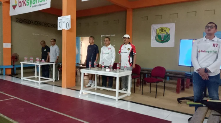 Sekda Natuna Buka Turnamen Badminton BRK Syariah