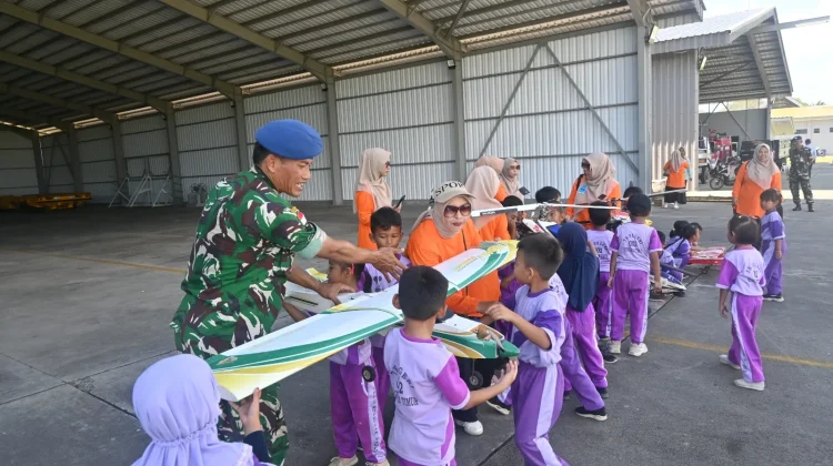 Keceriaan Anak TK Natuna Hiasi Edukasi Dirgantara di Lanud RSA