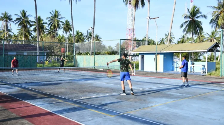 Jaga Kebugaran, Danlanud RSA Laksanakan Tenis Outdoor Bersama Jajaran