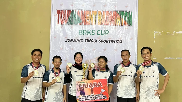 DPUPR Juara Turnamen Badminton Brk Syariah Ranai