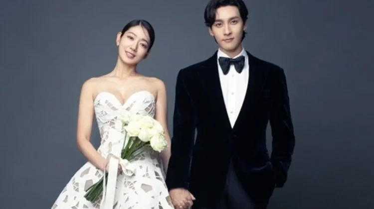 Kabar Bahagia Artis Korea Park Shin Hye