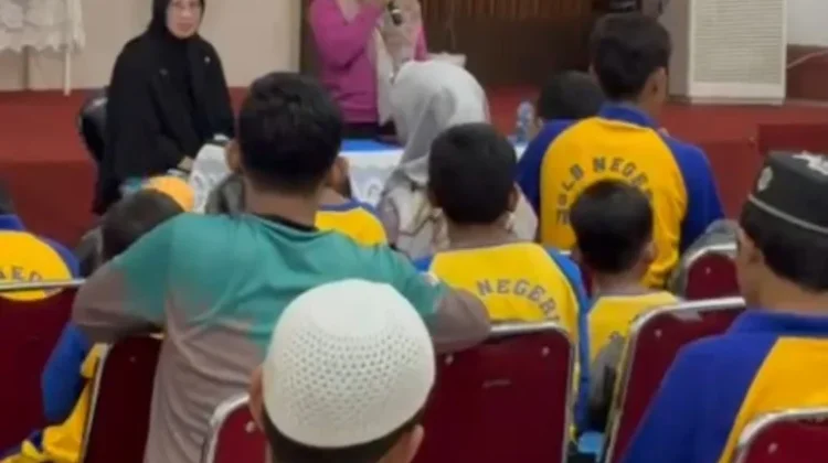 Siswa SLBN Natuna Kunjungi LPP RRI Ranai