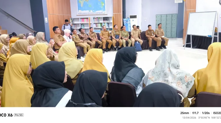 Guru Natuna Respon Positif Workshop Bahasa Inggris