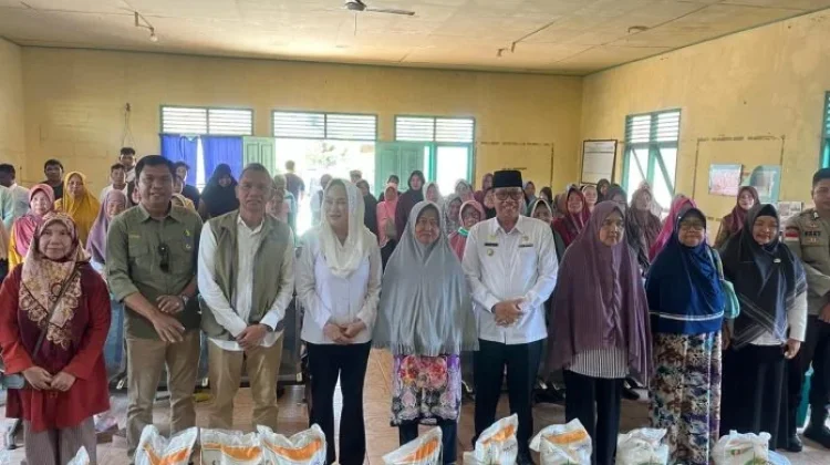 Pemda dan Bulog Kolaborasi Salurkan Bantuan Pangan Tahap Awal di Bandarsyah