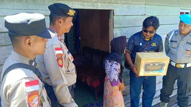 Polsek Bunguran Barat  Ringankan Beban Masyarakat di Jum'at Berkah