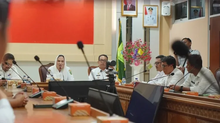 BPN Serahkan Sertipikat Aset Pemkab Natuna