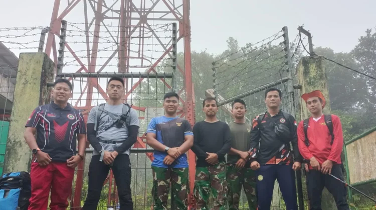 Kantor SAR Natuna Uji Fungsi Repeater di Gunung Ranai