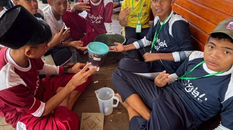 Siswa Natuna Olah Limbah Jadi Eco Enzyme