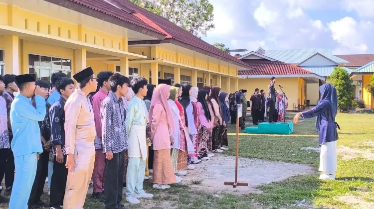 Upacara Hari Kartini di SMAN 1 Bunguran Timur Penuh Makna