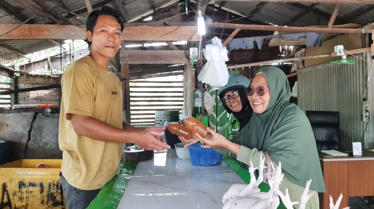 Peringati Hari Bumi, DLH dan Komunitas Kehati Natuna Berbagi Eco Enzym