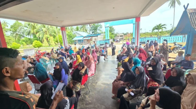 Warga Rentan Bunguran Utara Terima Bantuan Pangan