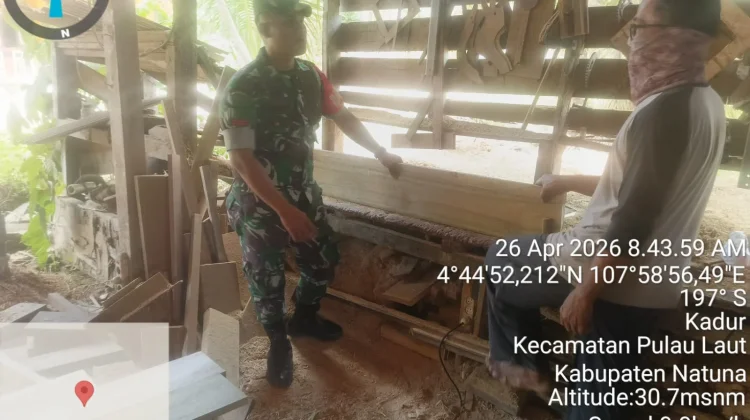 Babinsa Kadur Bantu Usaha Warga
