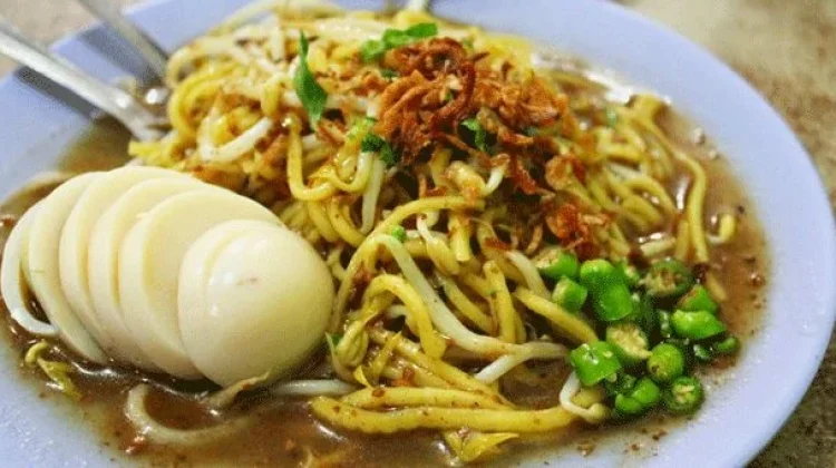 Menikmati Kehangatan Mie Lendir Khas Melayu Ala Vira