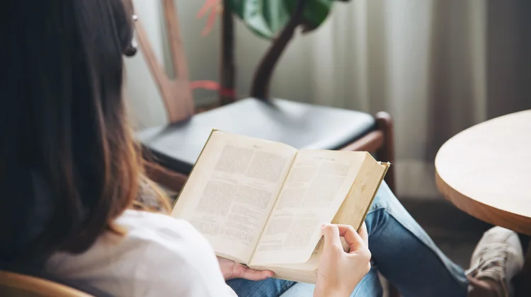 Membaca Buku, Cara Sederhana Menambah Wawasan
