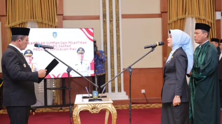 Misni Ukir Sejarah Sebagai Sekda Perempuan Pertama Kepri