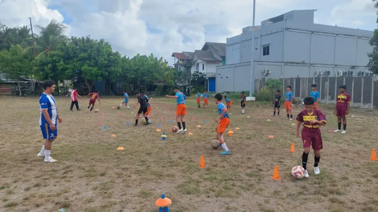 SSB P2KR Srindit Muda Terus Melakukan Pembinaan Kepada Atlit Muda Sepak Bola Muda