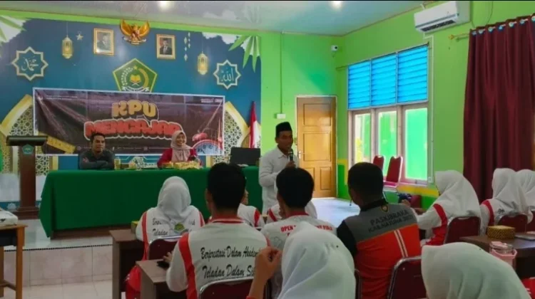 KPU Natuna Sosialisasi Pemilih Pemula di MAN 1 Natuna